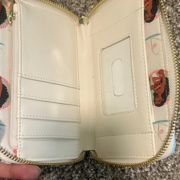 Disney Loungefly Moana Wallet new without tags - Picture 3 of 4